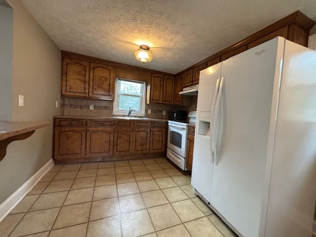 2217 Camille Dr - Photo 4 of 11