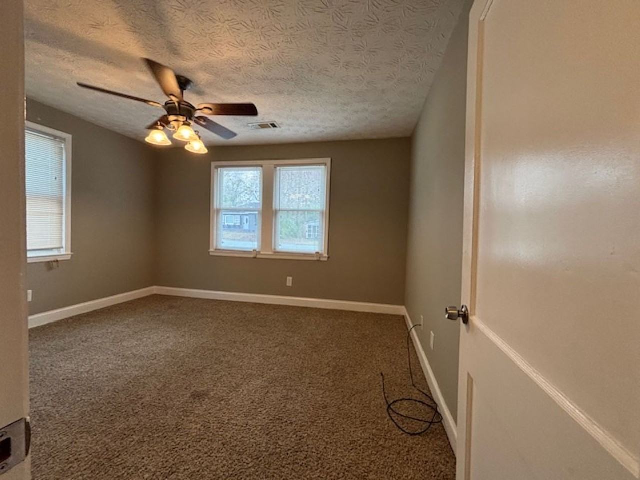 2217 Camille Dr - Photo 6 of 11