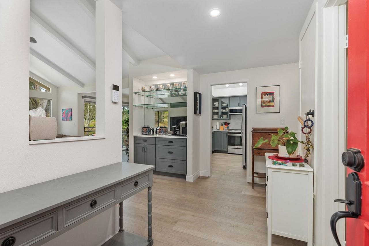 1641 La Verde Dr - Photo 3 of 32