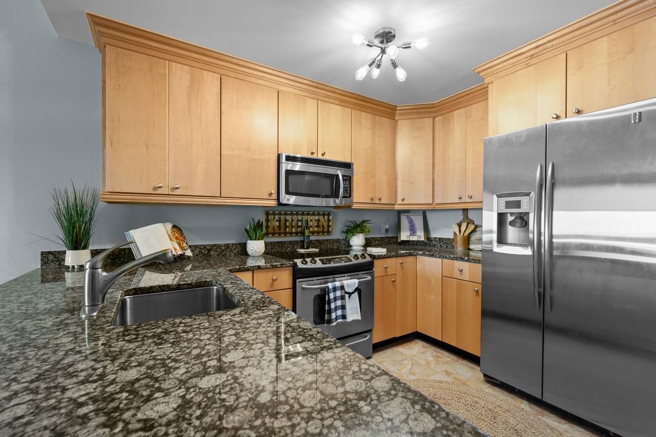 4545 Commerce St - Photo 5 of 26