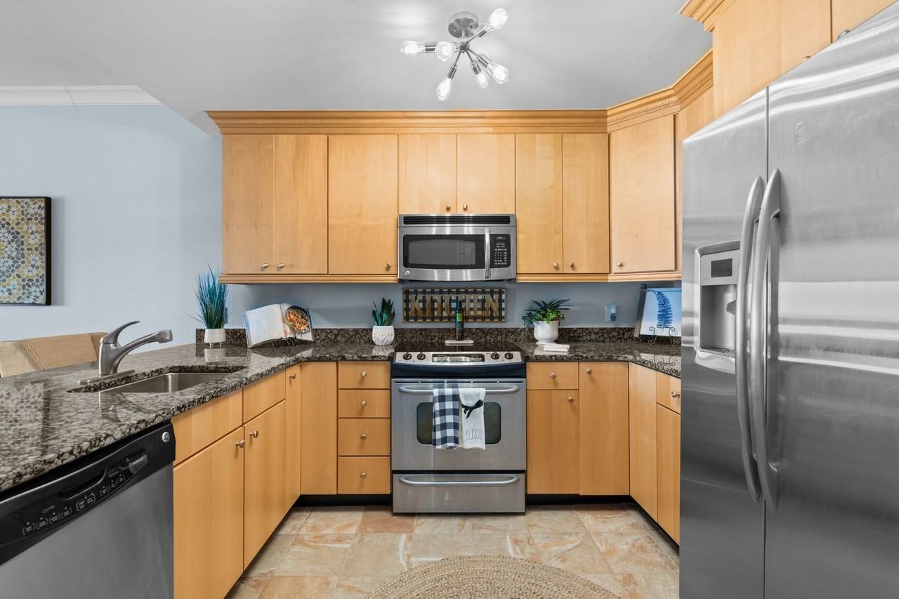 4545 Commerce St - Photo 6 of 26