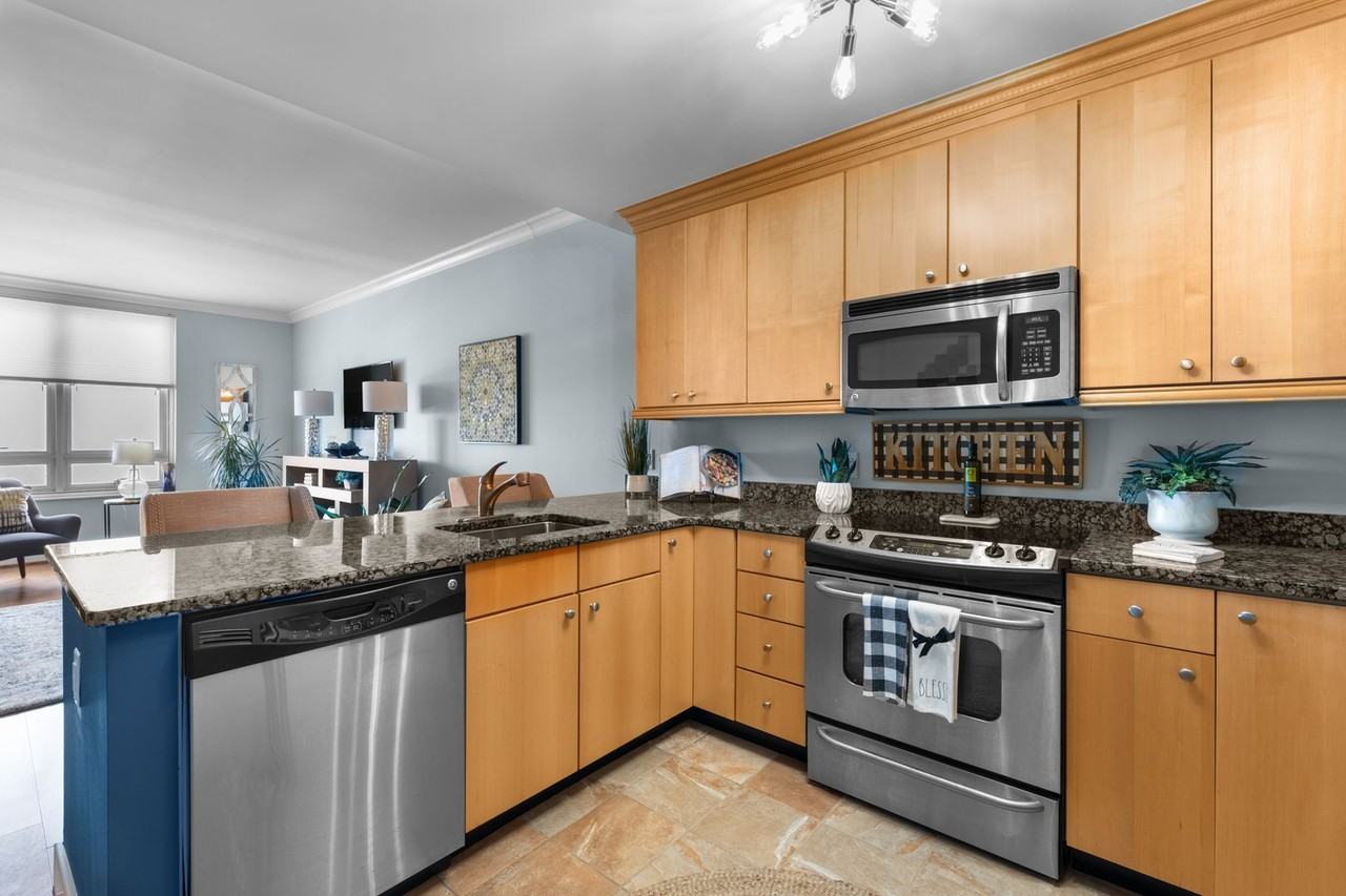 4545 Commerce St - Photo 7 of 26