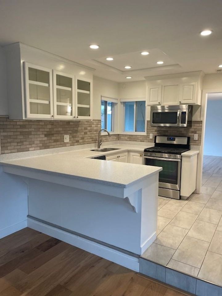 8711 Fallbrook Way - Photo 3 of 12