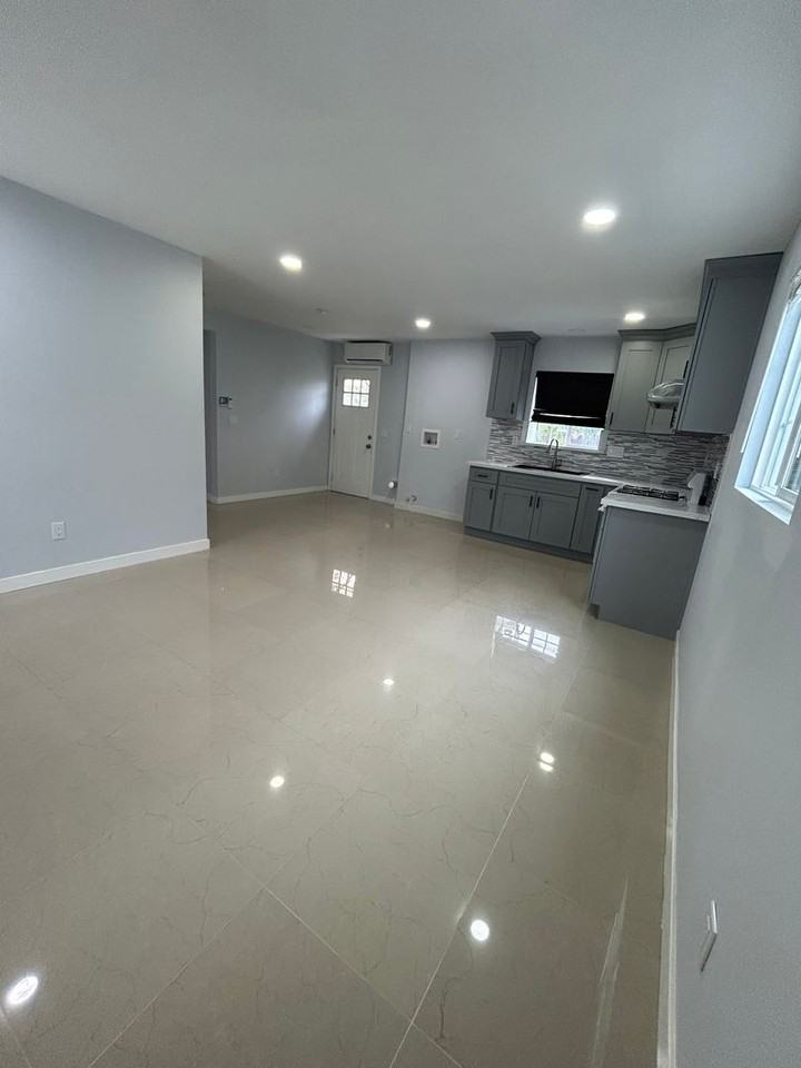 11166 Woodbury Rd - Photo 4 of 12