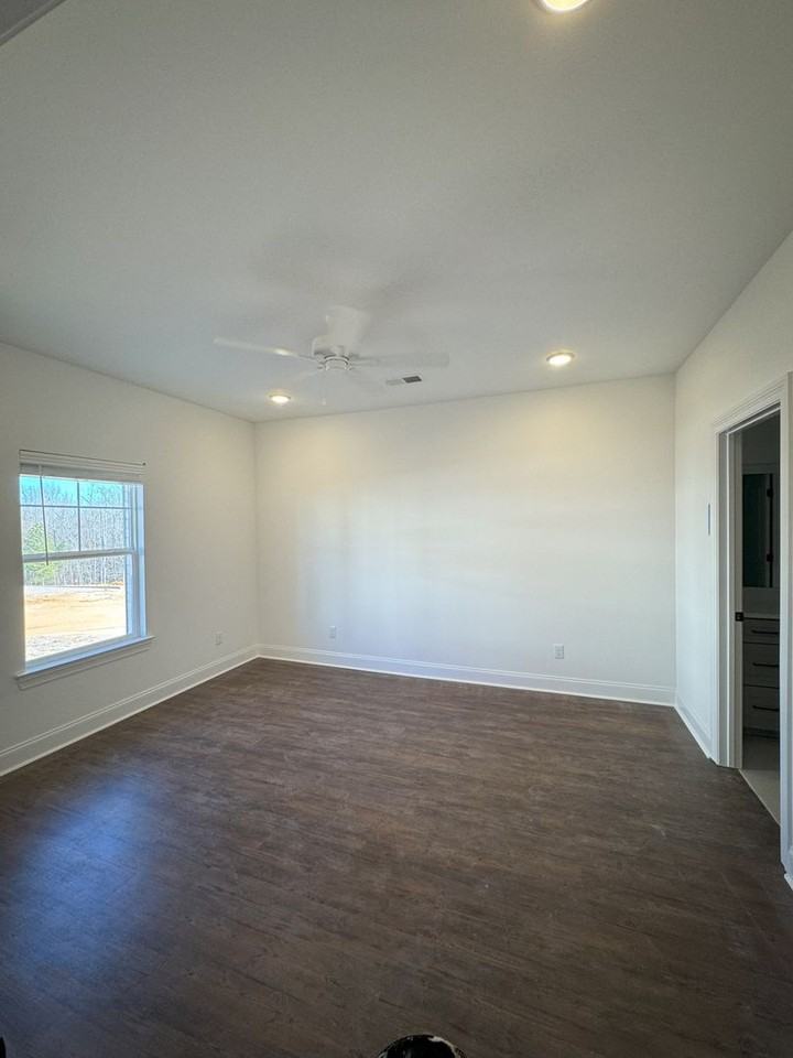 655 Cottage Grove Cir - Photo 7 of 16