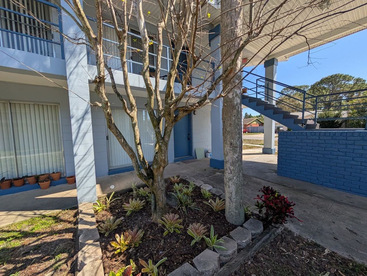 140 Minna Ln - Photo 2 of 18