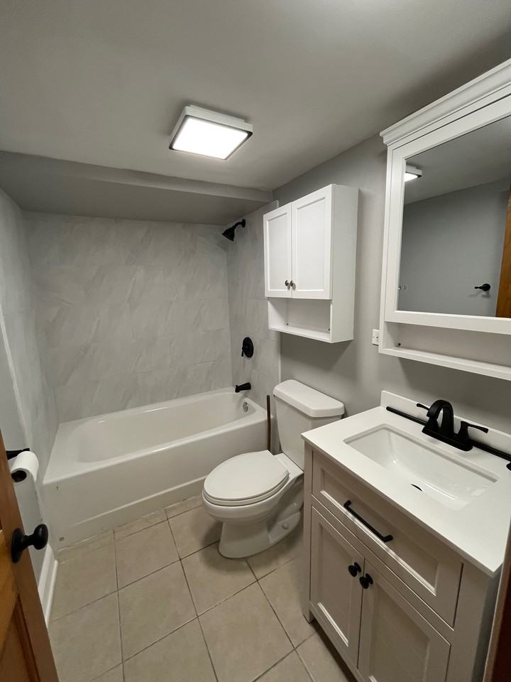 6427 Elm Street #G - Photo 7 of 10