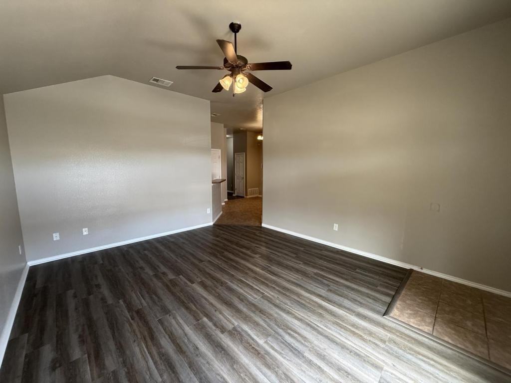 4205 Cambridge Dr - Photo 3 of 32