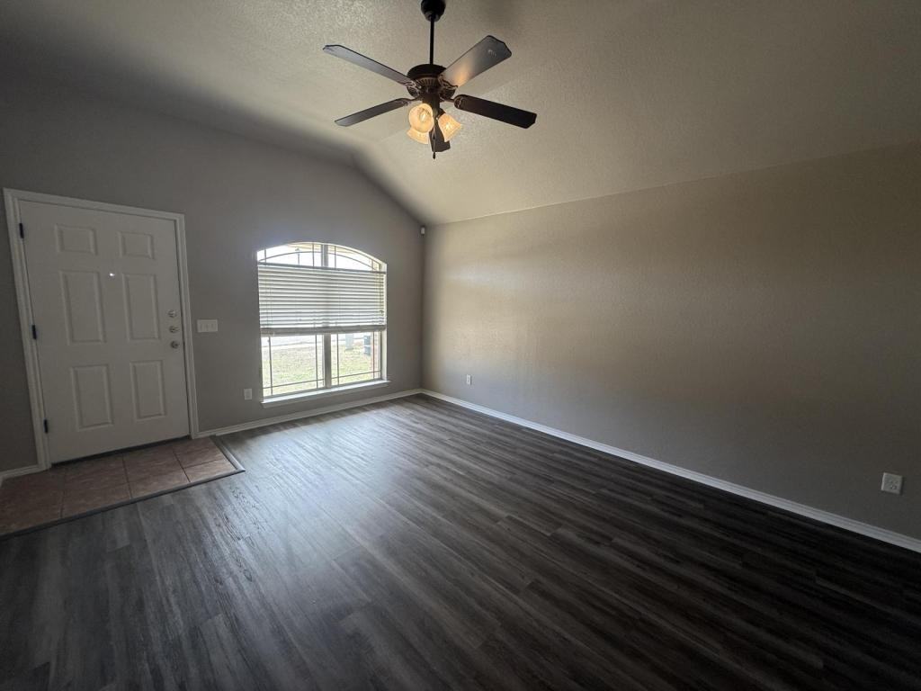 4205 Cambridge Dr - Photo 5 of 32