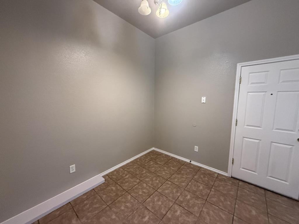 4205 Cambridge Dr - Photo 7 of 32