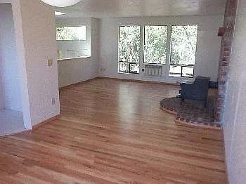 5520 26th Ave Ne - Photo 2 of 10