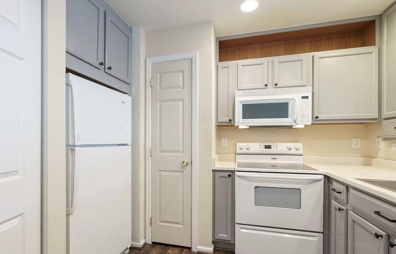 4225 Georgetown Dr #1 - Photo 6 of 22