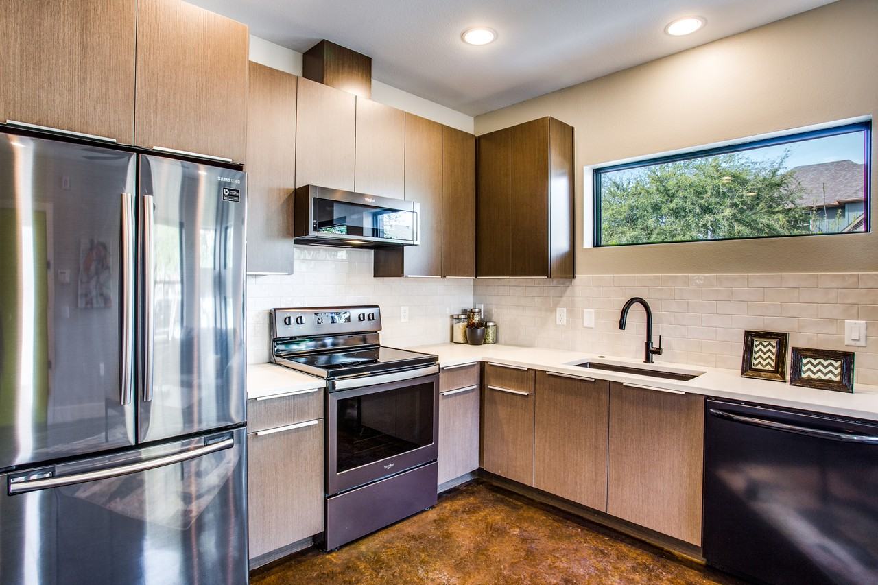 3129 Waits Ave #101 - Photo 4 of 9