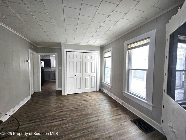 1045 Prescott Ave - Photo 6 of 15