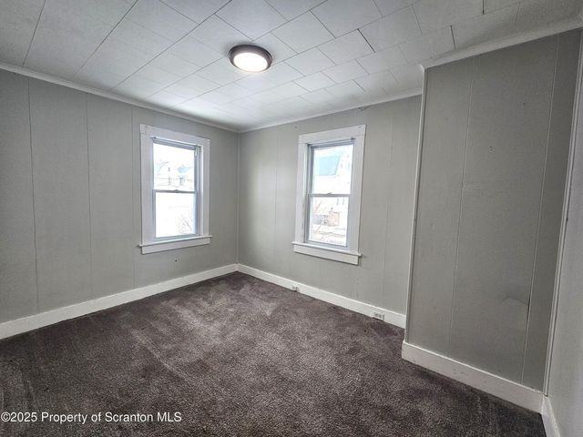 1045 Prescott Ave - Photo 6 of 15