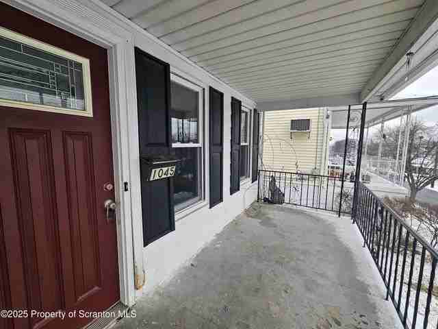 1045 Prescott Ave - Photo 5 of 15