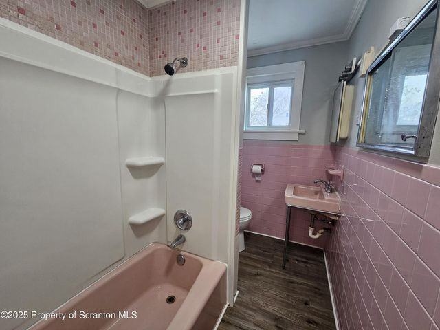 1045 Prescott Ave - Photo 7 of 15