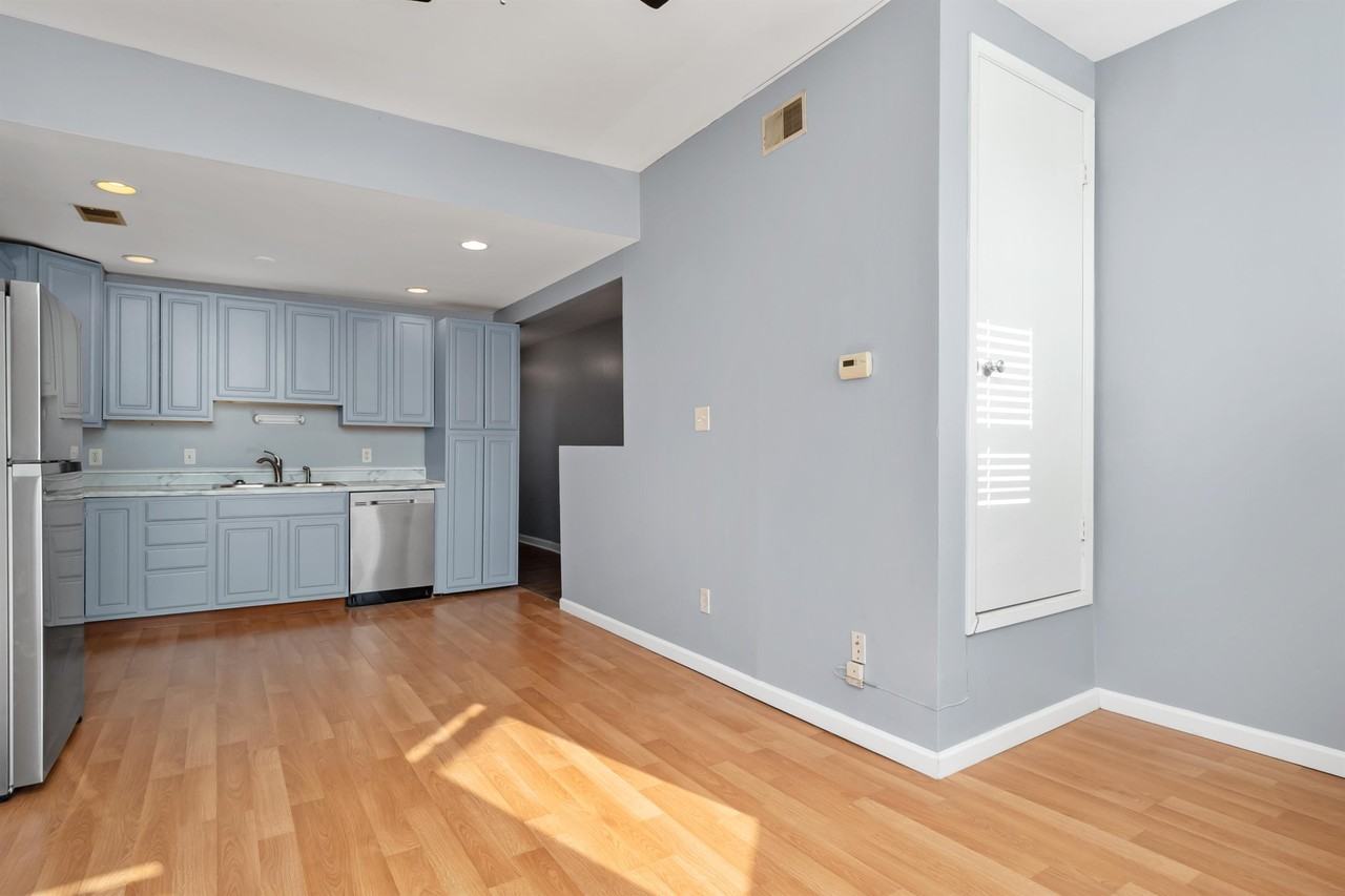 4553 Swan Ave #4555A - Photo 2 of 13