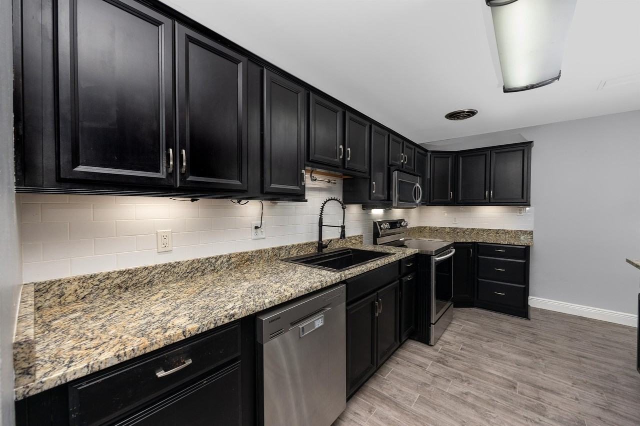 4514 S Shamrock Rd - Photo 7 of 43