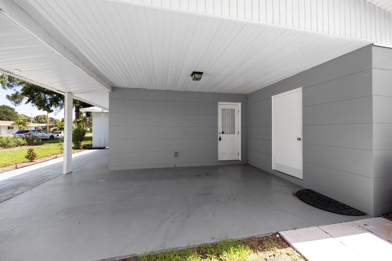 4514 South Shamrock Road - Photo 2 of 43