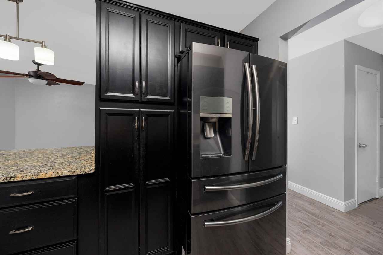 4514 S Shamrock Rd - Photo 6 of 43