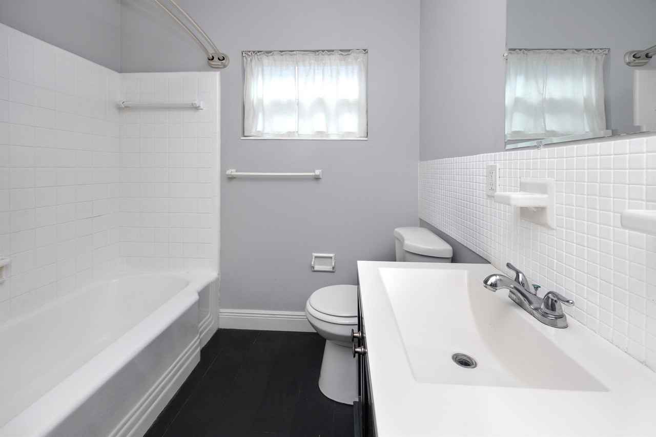 4514 S Shamrock Rd - Photo 2 of 43