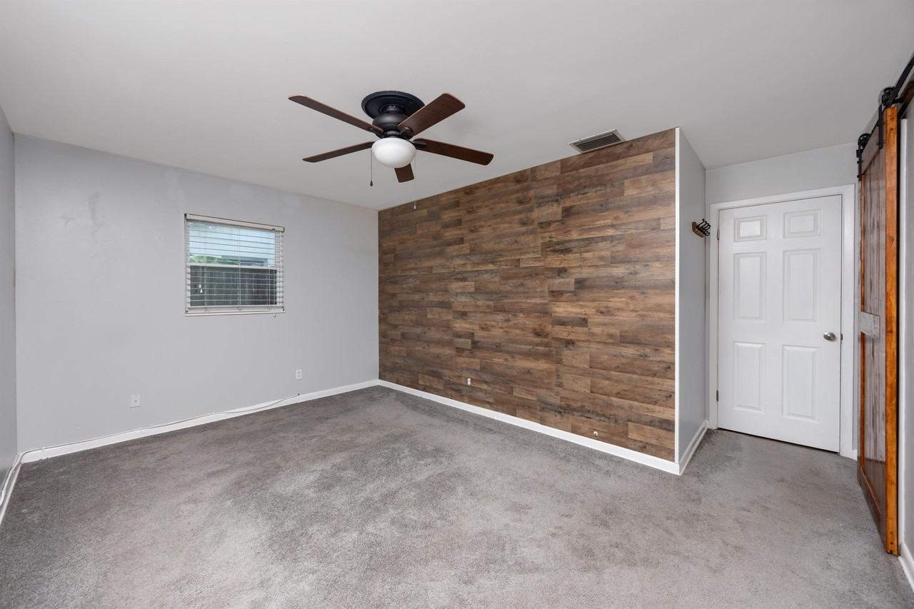 4514 S Shamrock Rd - Photo 4 of 43