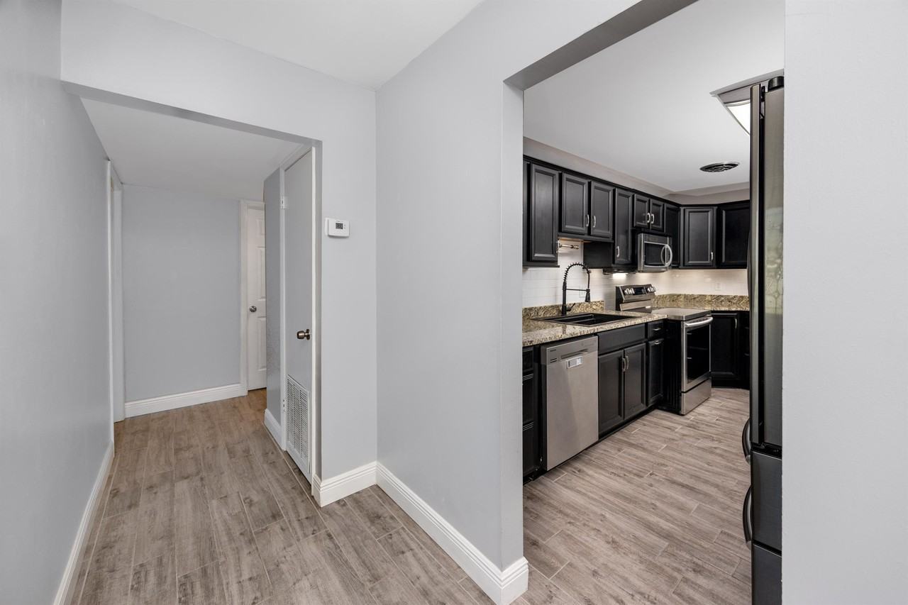 4514 S Shamrock Rd - Photo 5 of 43