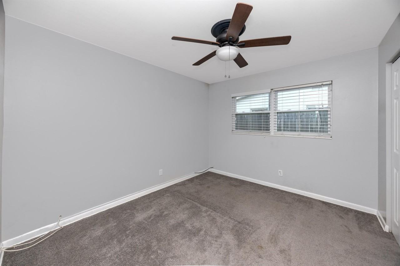 4514 South Shamrock Road - Photo 5 of 43