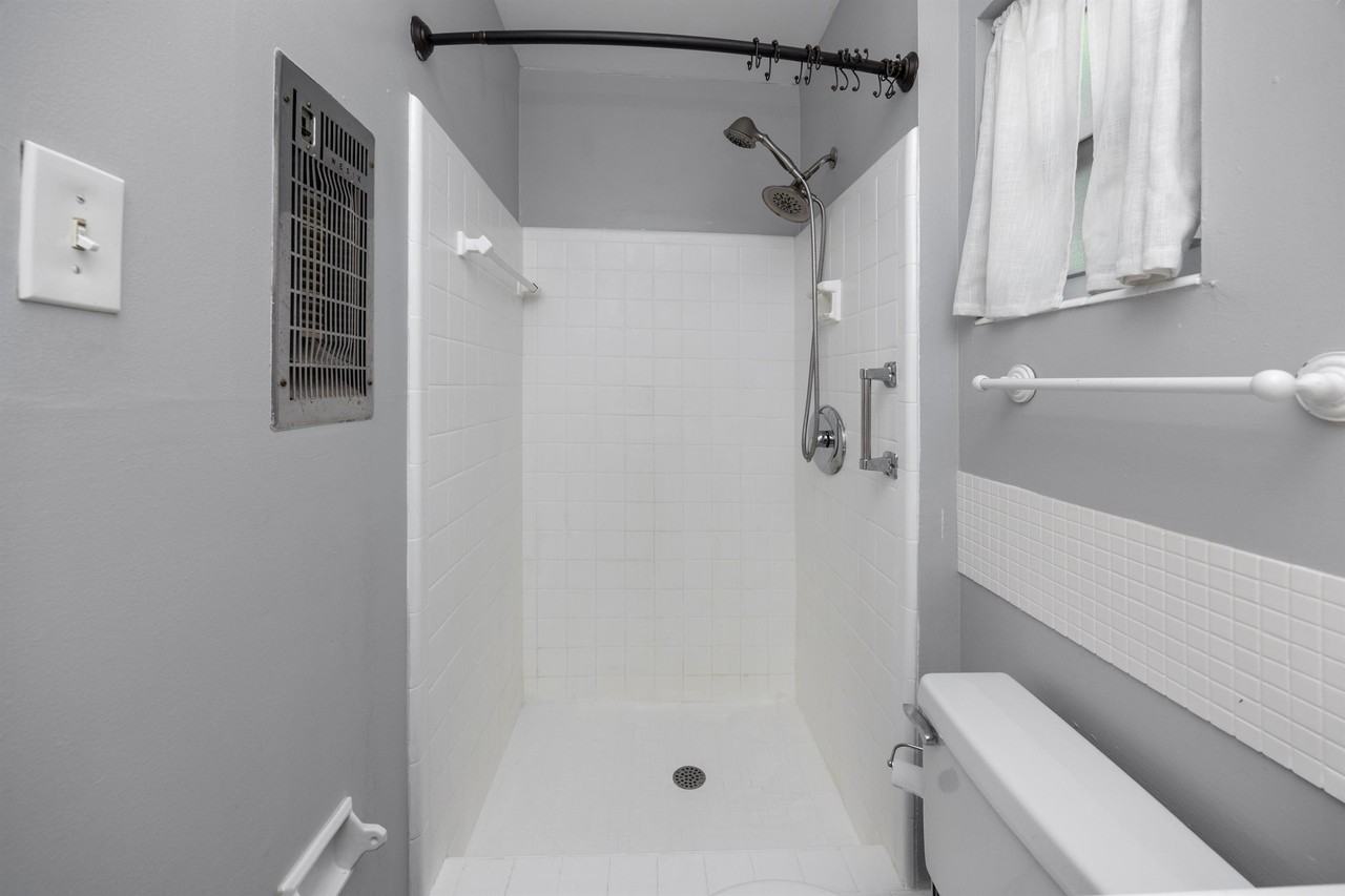4514 S Shamrock Rd - Photo 7 of 43