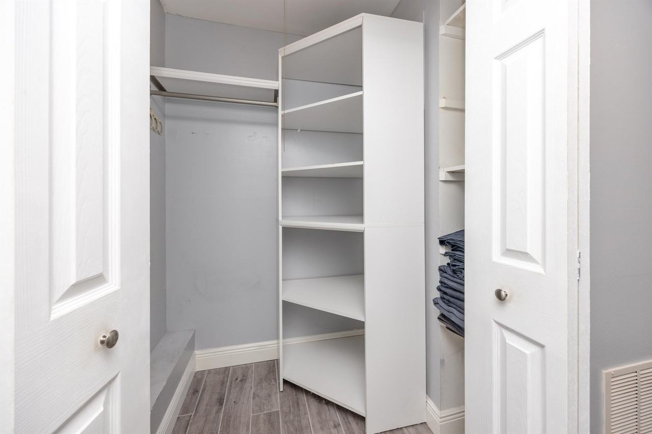 4514 S Shamrock Rd - Photo 5 of 43