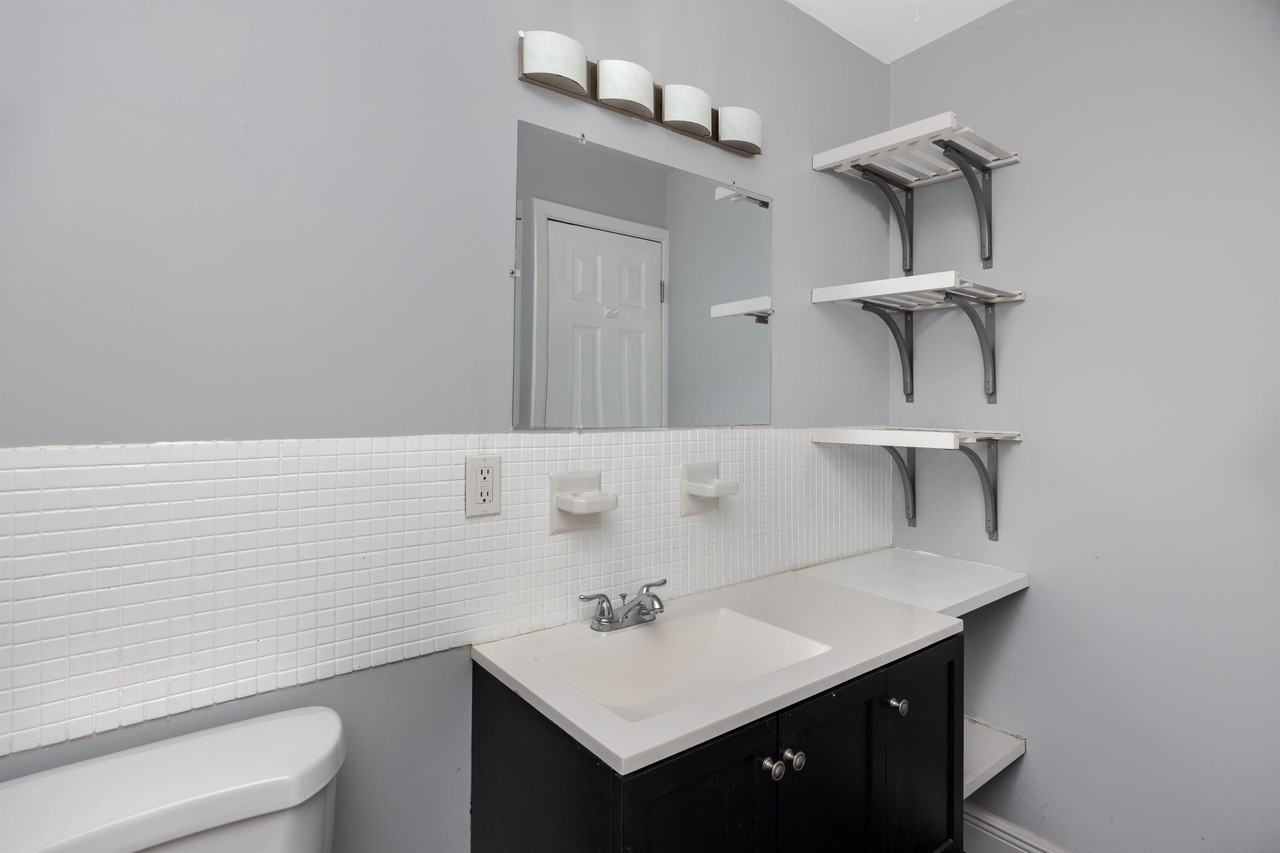 4514 S Shamrock Rd - Photo 2 of 43