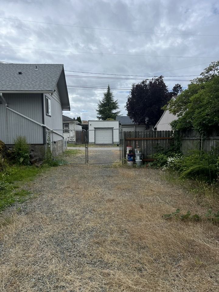 4138 S 43rd St #SHOP - Photo 4 of 10