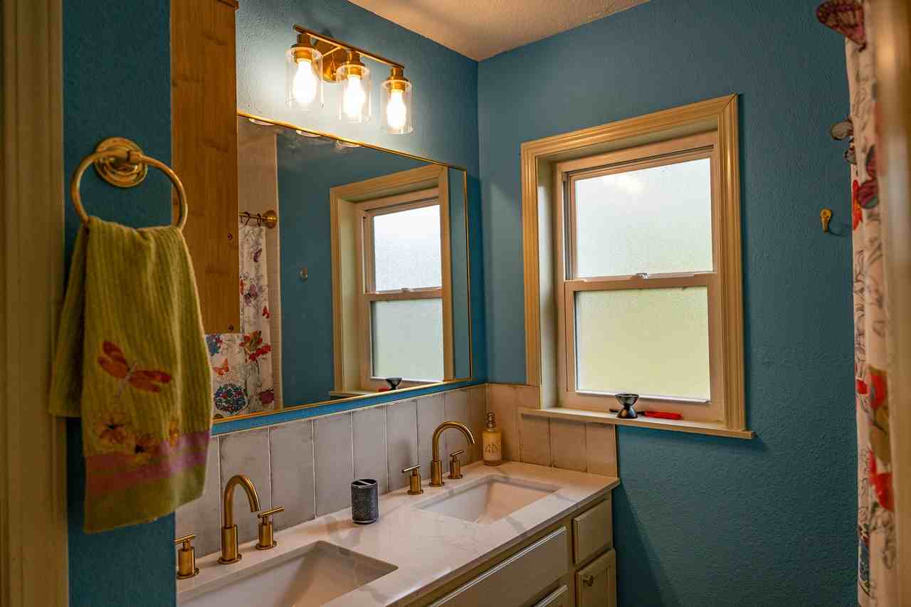 8375 Lawton St - Photo 7 of 24