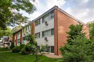 featured image of 2832 Humboldt Ave S