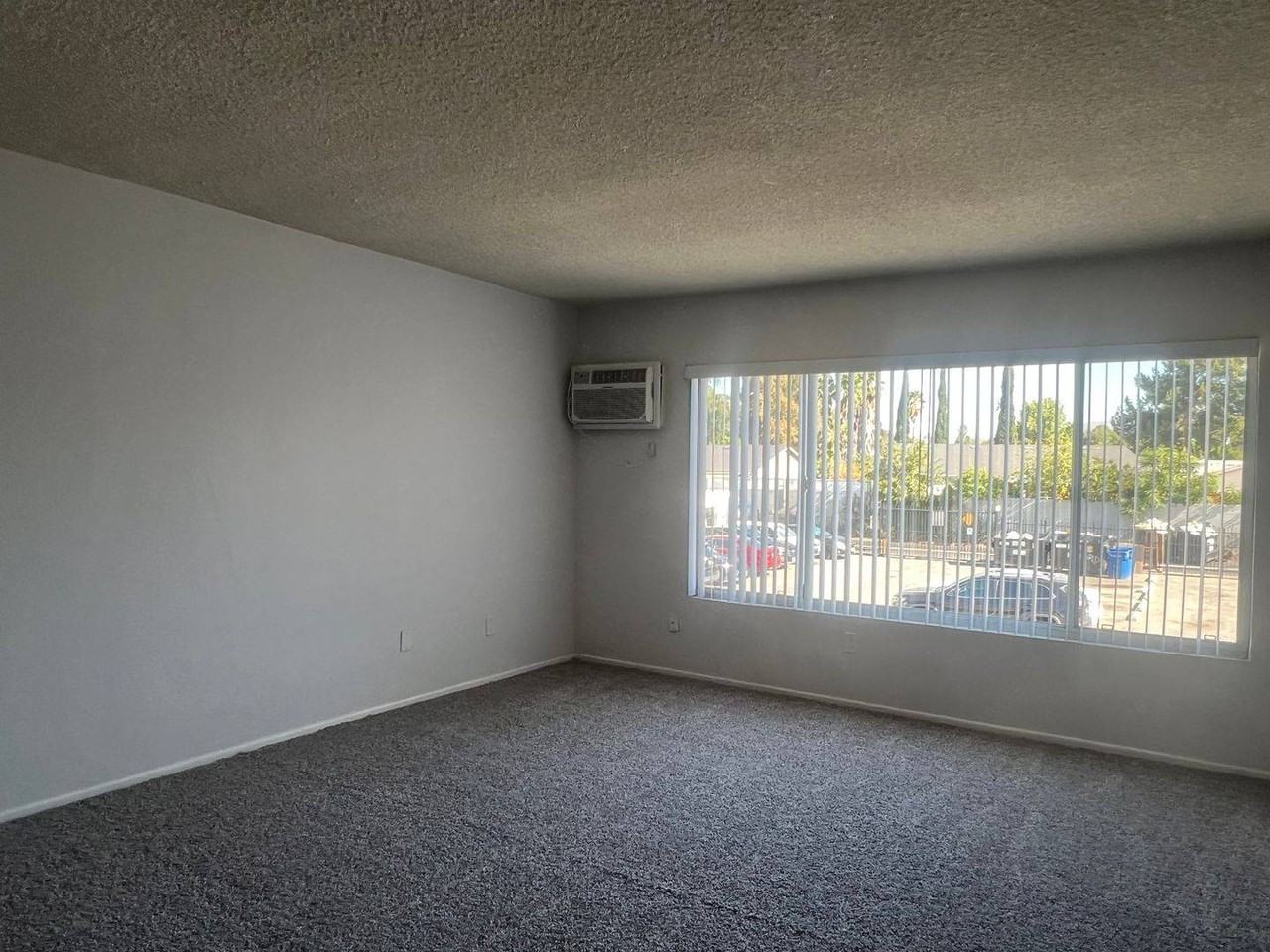 15537 Nordhoff St #30 - Photo 5 of 17