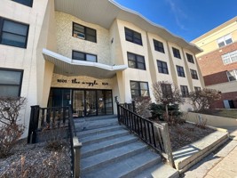featured image of 1601 N Farwell Ave