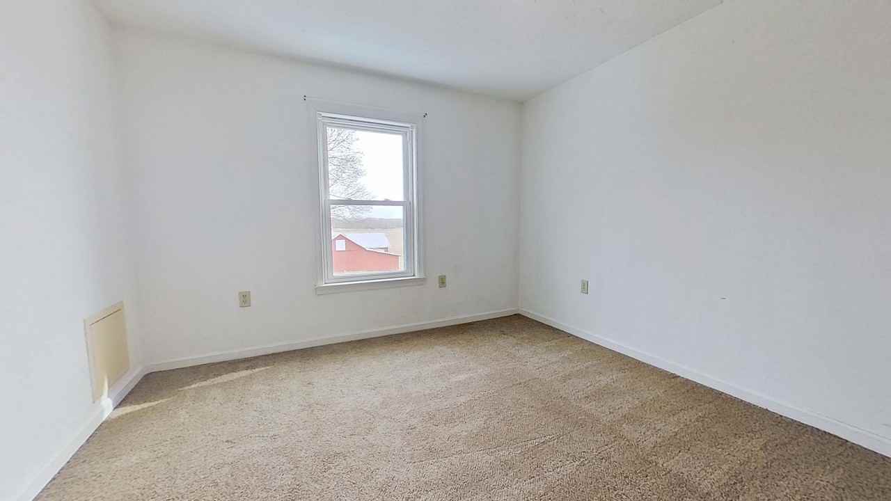 450 Ridge Rd - Photo 5 of 10