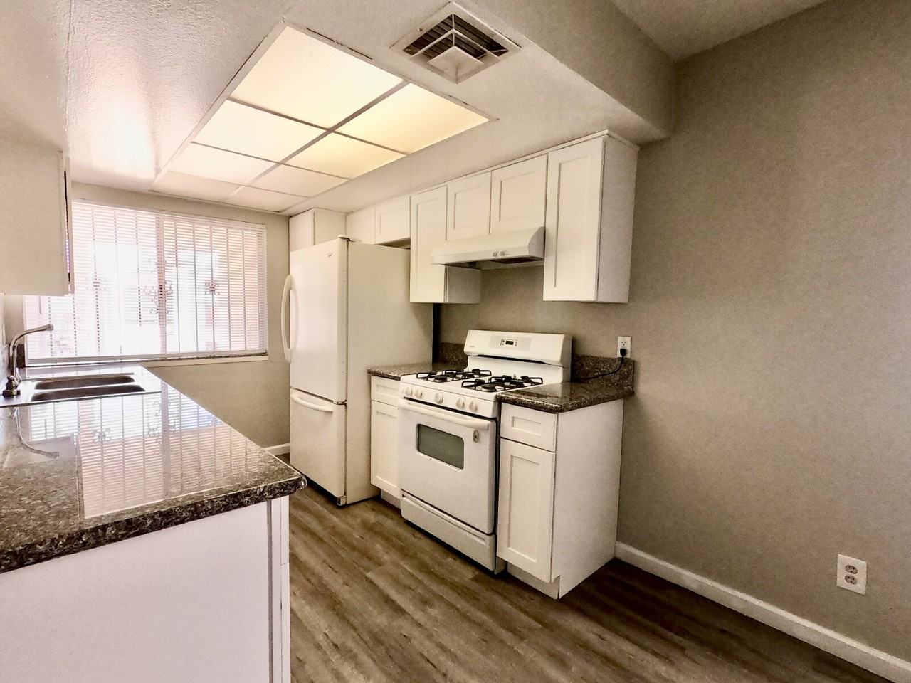 1405 Vegas Valley Dr #298 - Photo 7 of 24