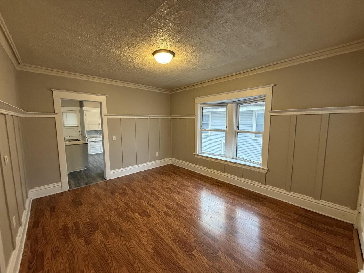 1038 Lafayette Ave Se - Photo 2 of 8