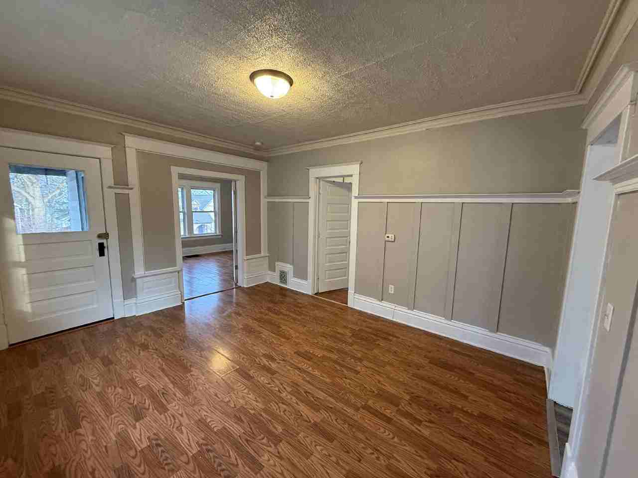 1038 Lafayette Ave Se - Photo 3 of 8