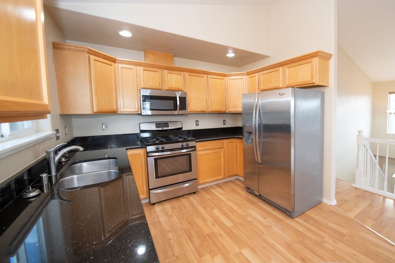 5407 Cape Seville Dr - Photo 3 of 31