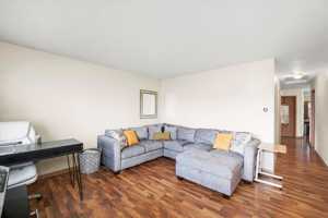 featured image of 69 E Quincy St #2