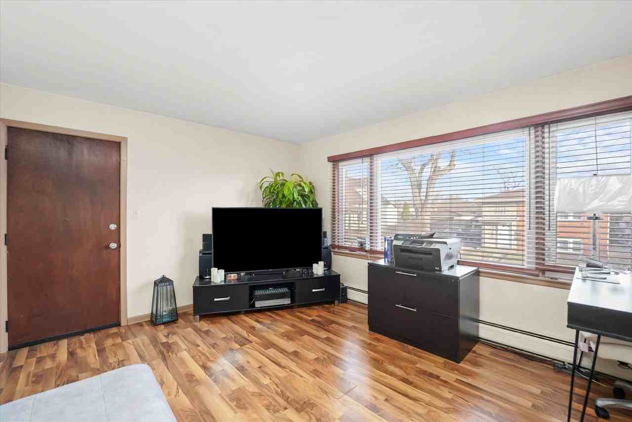 69 E Quincy St #2 - Photo 4 of 23