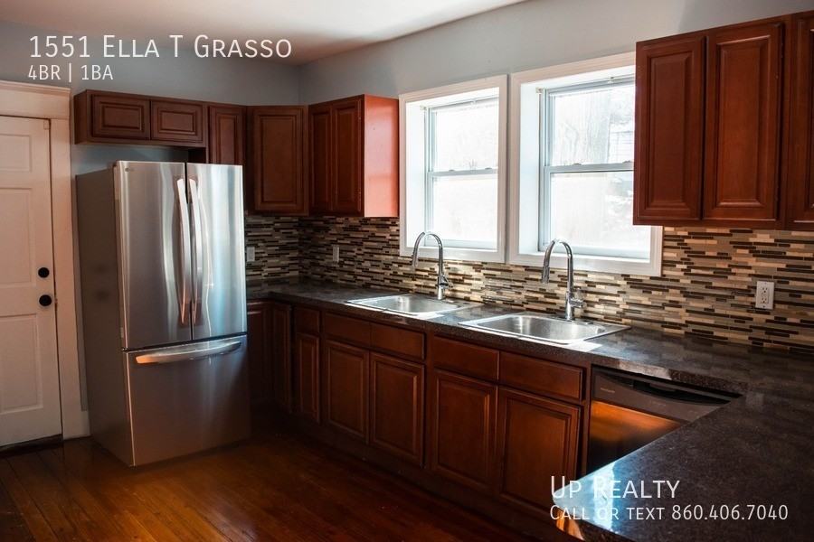 1551 Ella T Grasso Blvd - Photo 2 of 11