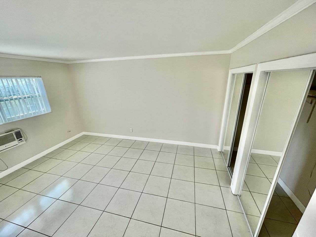 11605 Canal Dr - Photo 6 of 12