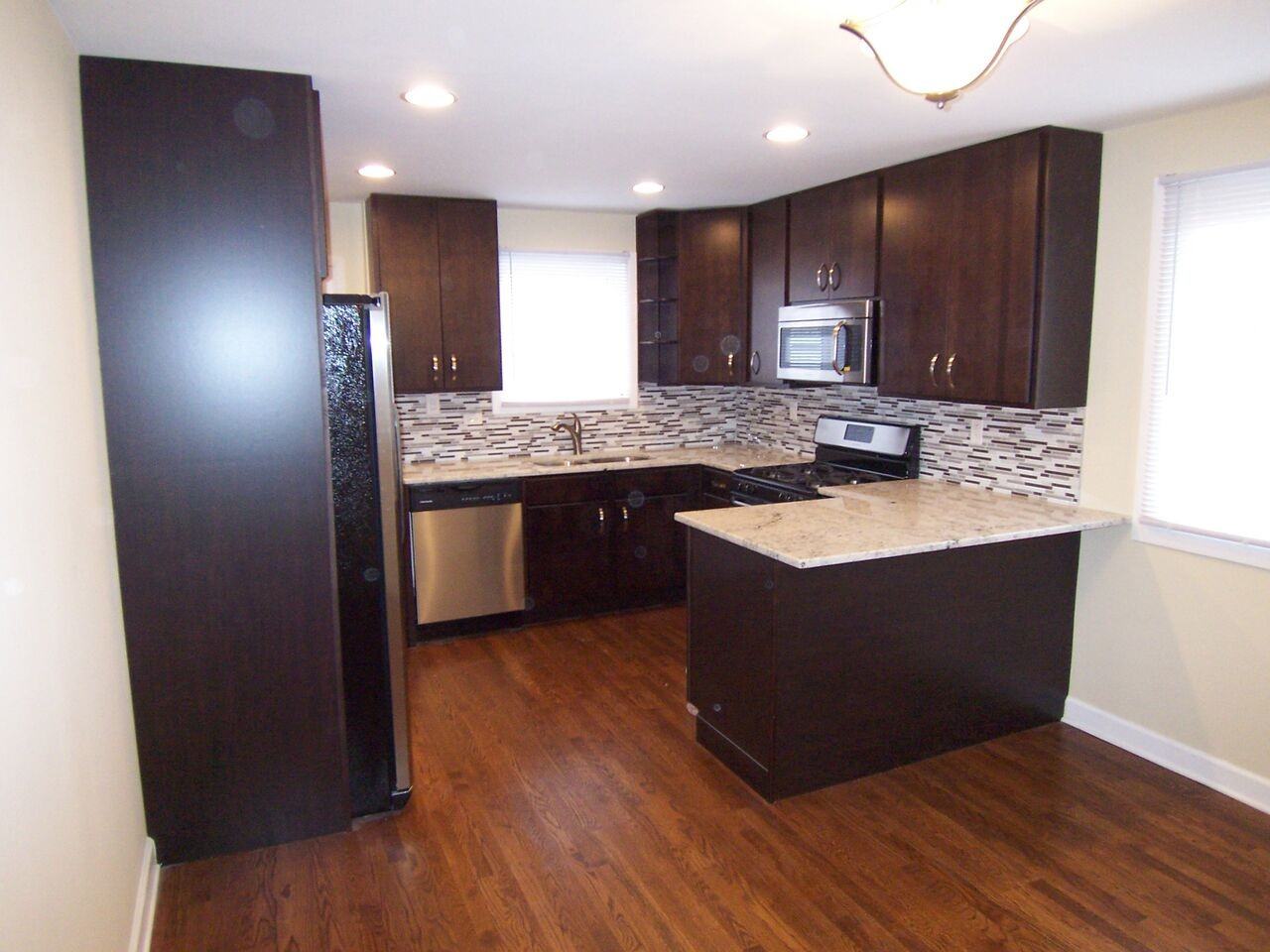 8025 S Kolin Ave - Photo 3 of 17