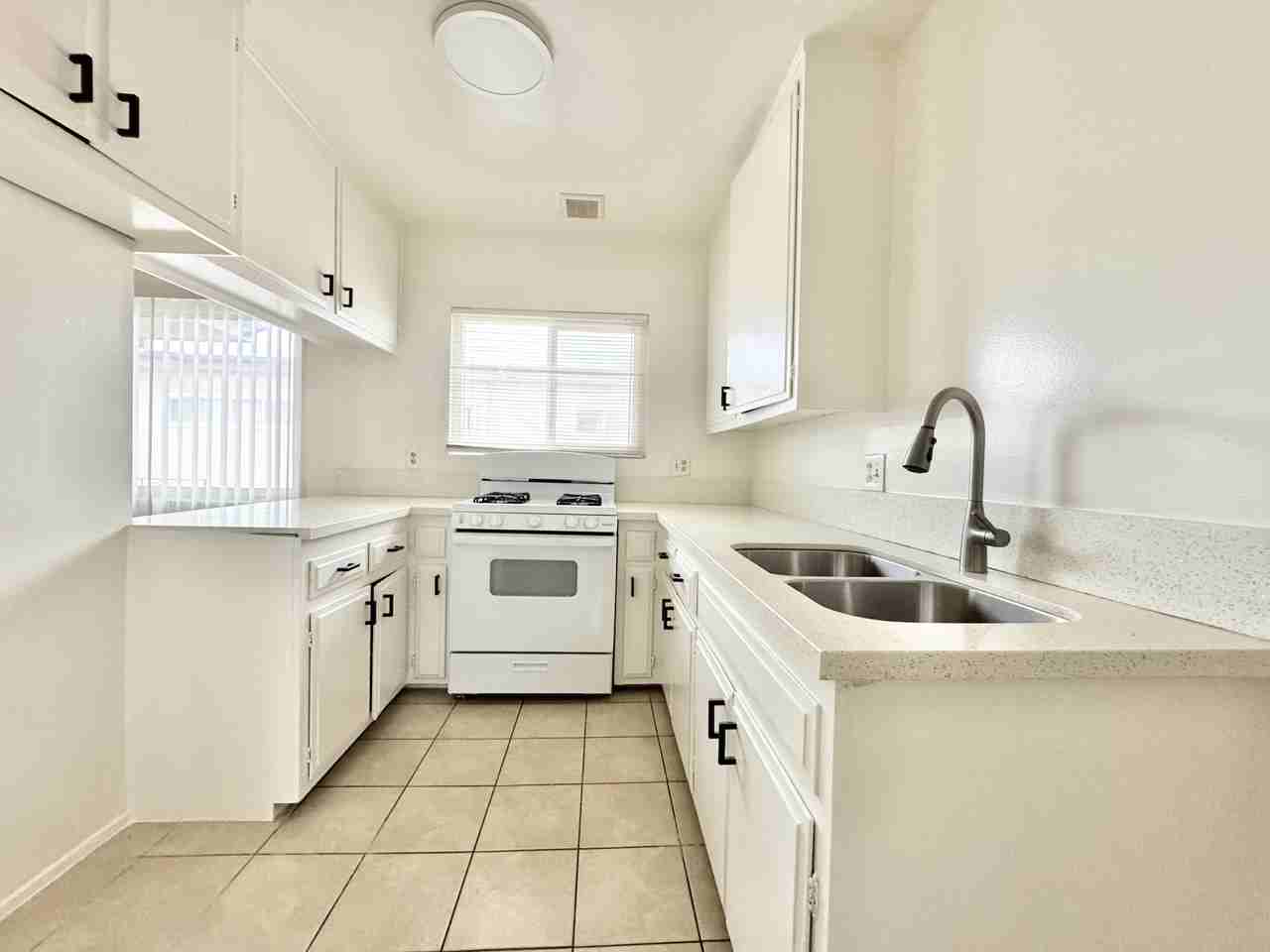1611 W 206th St #E - Photo 3 of 9