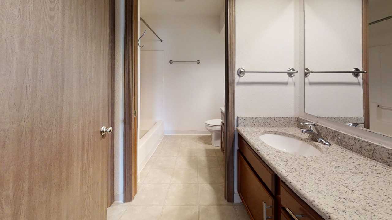 N86W14286 Fond Du Lac Ave - Photo 5 of 14