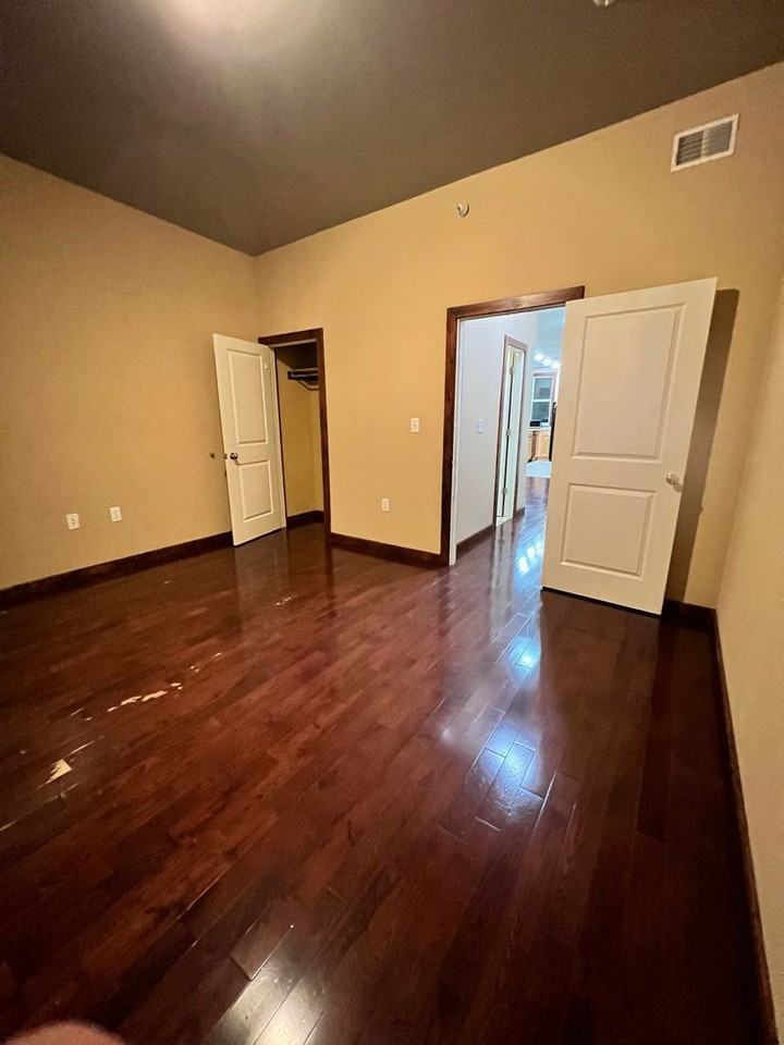 3223 Wallace st - Photo 7 of 20